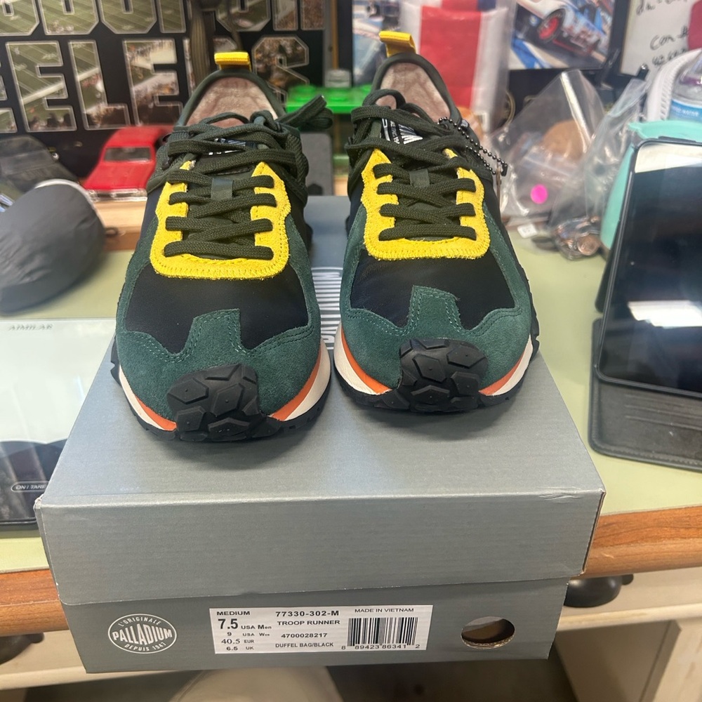 Palladium Men's Black, Green, and Yellow Sneakers